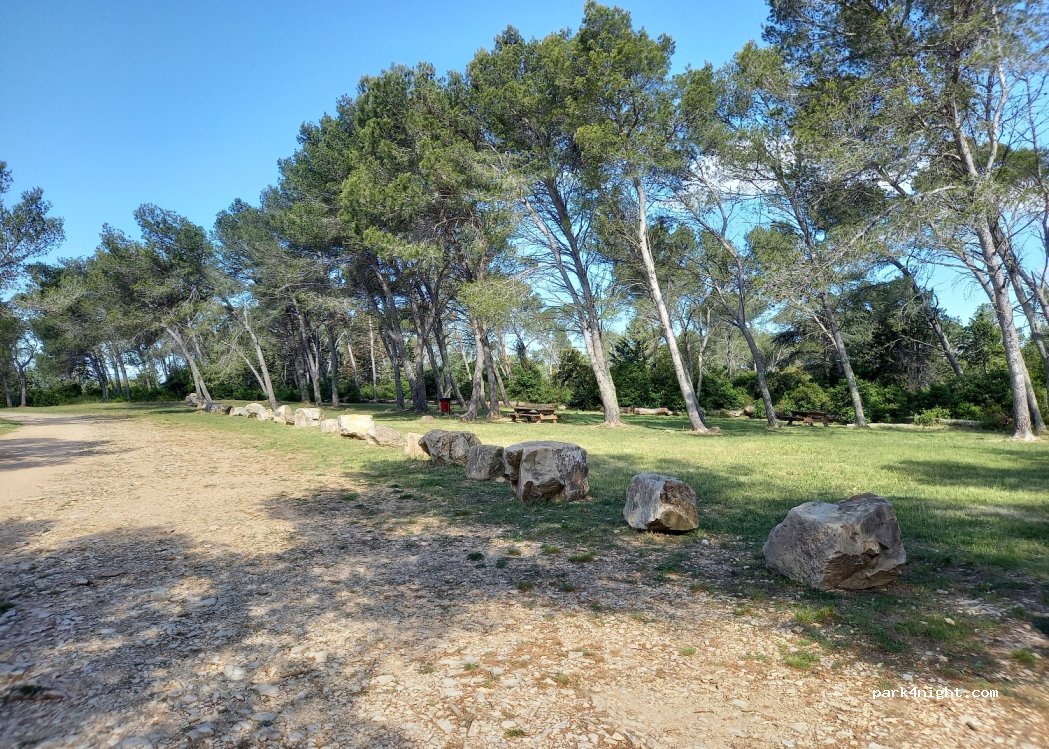 (30420) Calvisson - Unnamed Road — foto