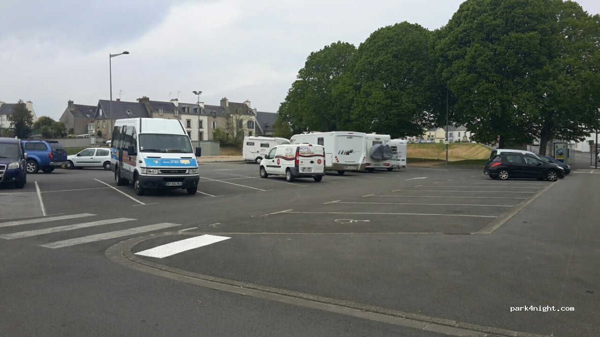 (29100) Douarnenez - 97 Avenue de la Gare — foto