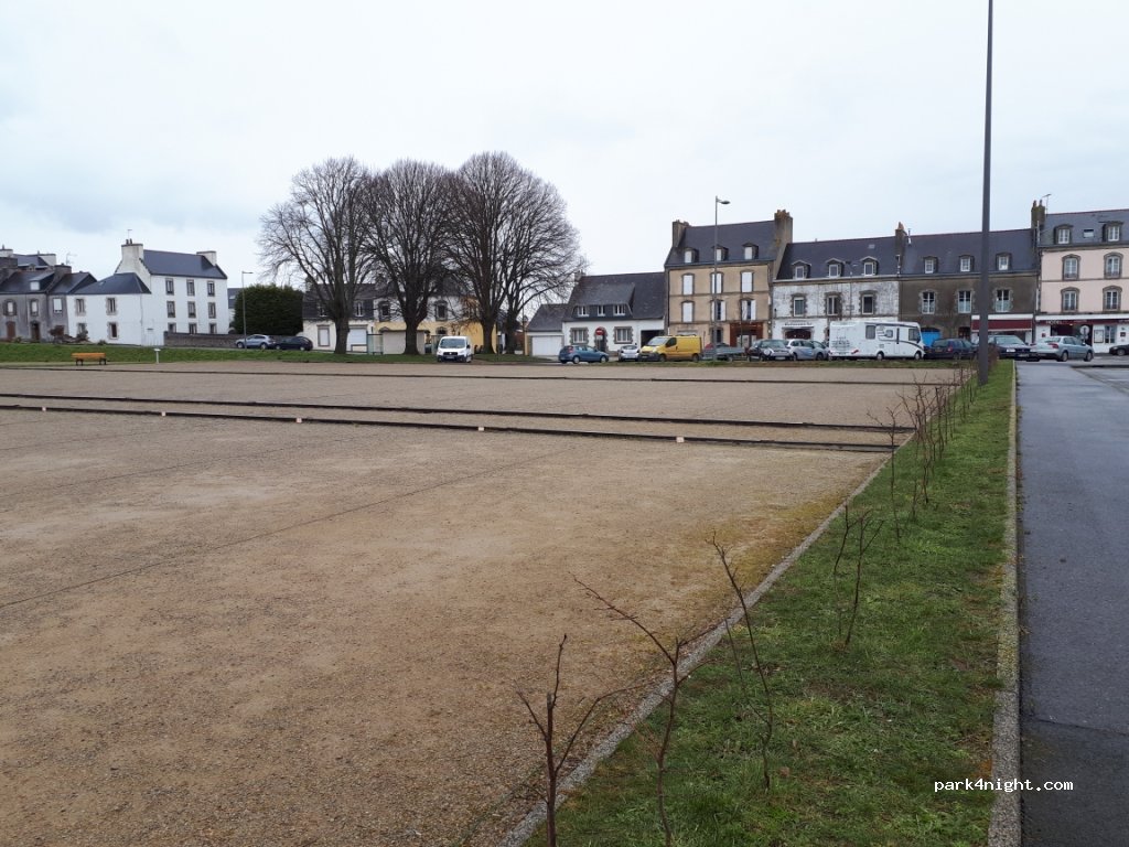 (29100) Douarnenez - 97 Avenue de la Gare — foto 2