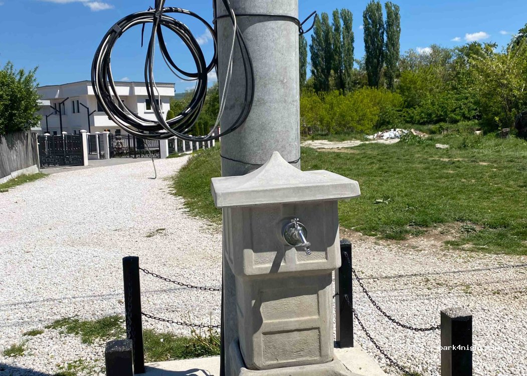 (40000) Mitrovica - Unnamed Road — foto