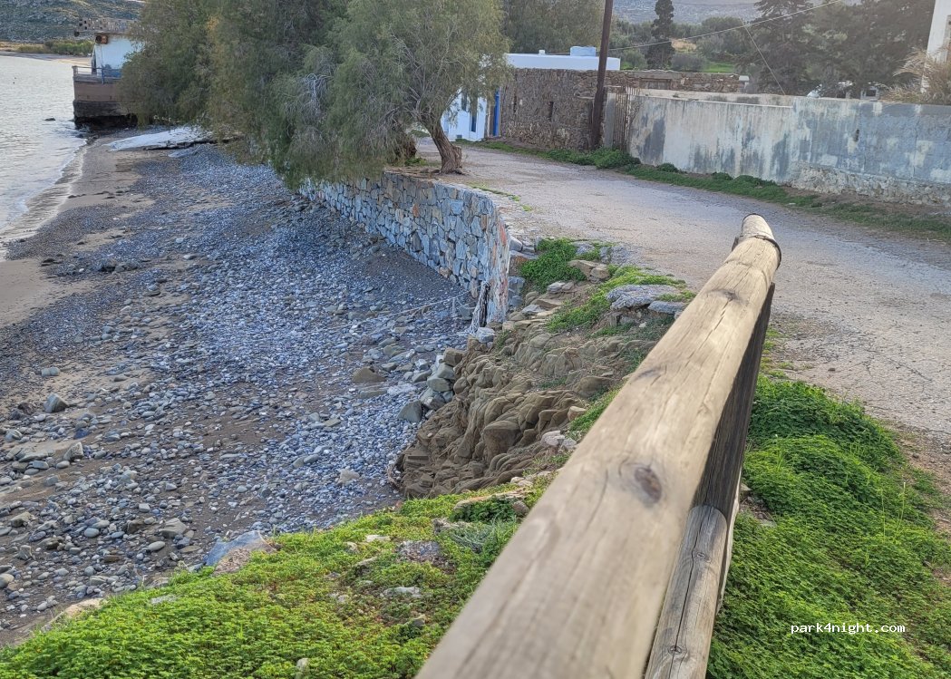 (723 00) Kato Zakros - Unnamed Road — foto