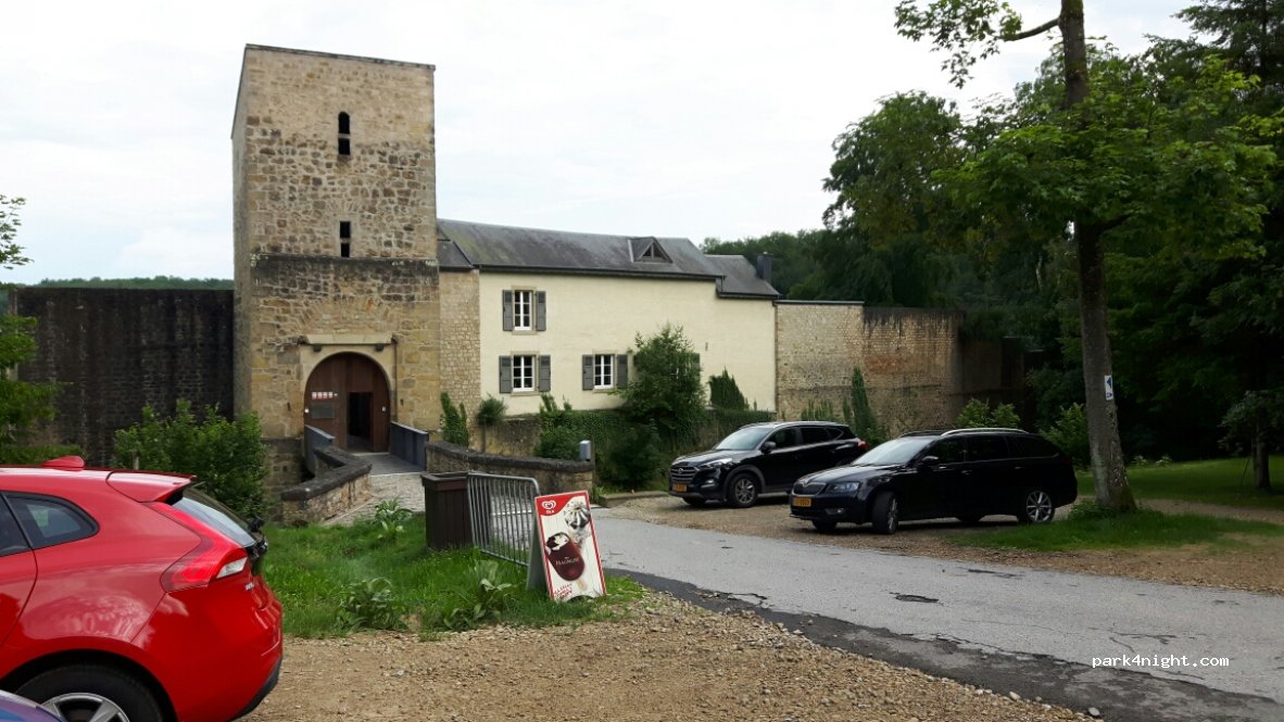 (7622) Larochette - Montée du Château — foto 2