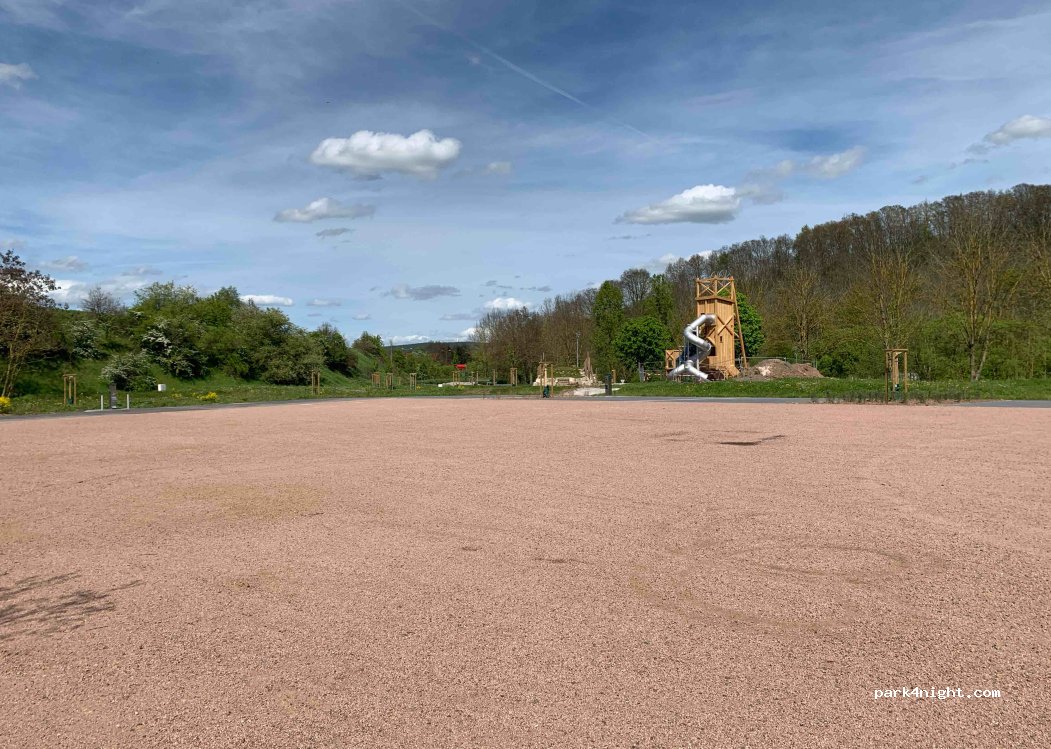Wohnmobilstellplatz Festplatz Unterbreizbach — foto 4