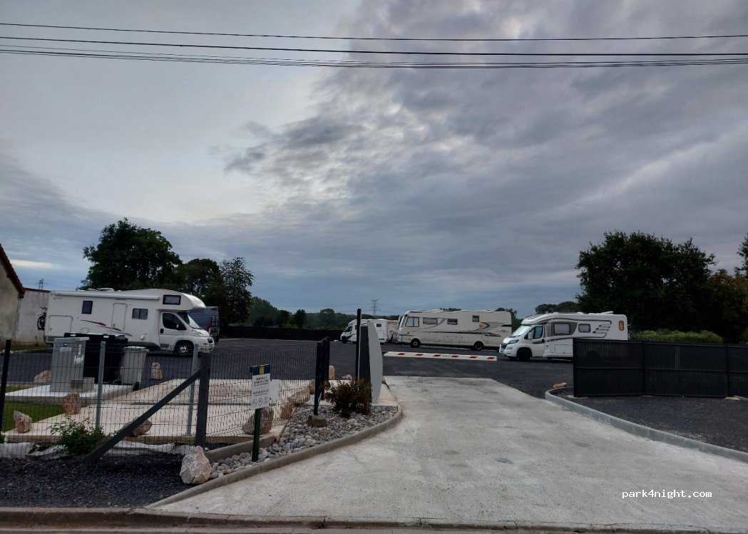 Aire de camping car de Tours-en-vimeu — foto 4