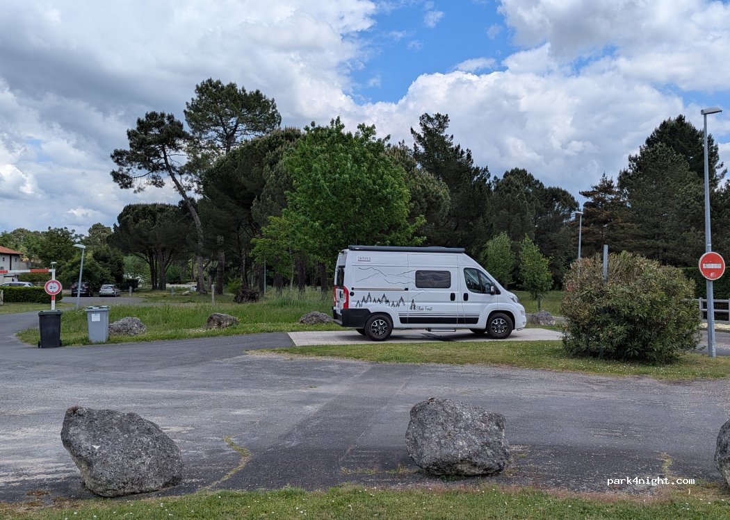 (33610) Canéjan - 11 Place des Acacias — foto 5