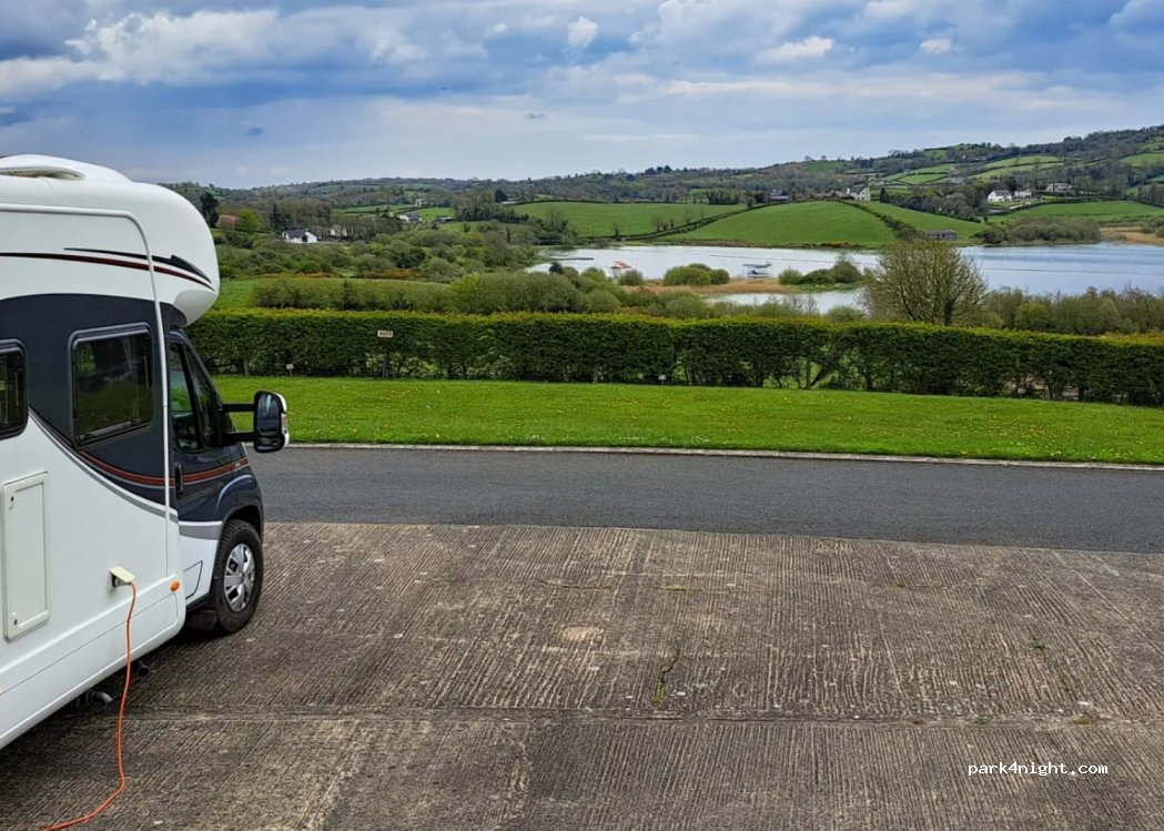 Lakeside View Caravan Park — foto