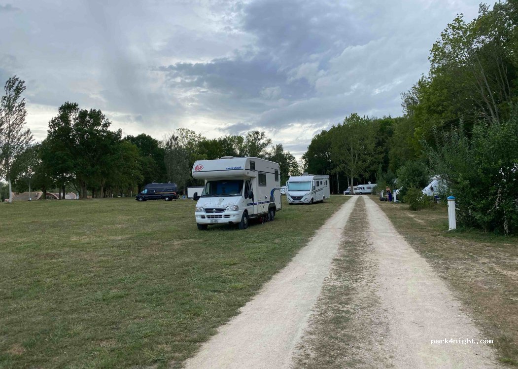 Aire de camping-car Nonsard — foto 3
