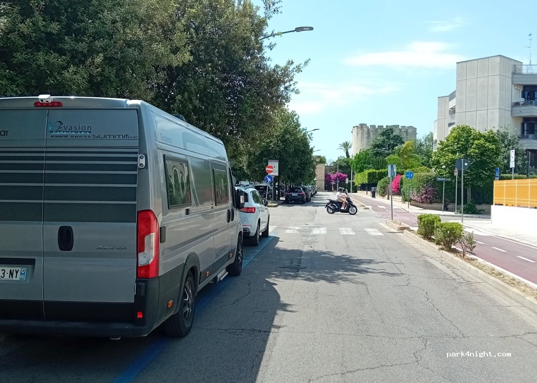 (73100) Lecce - Viale Torre del Parco — foto