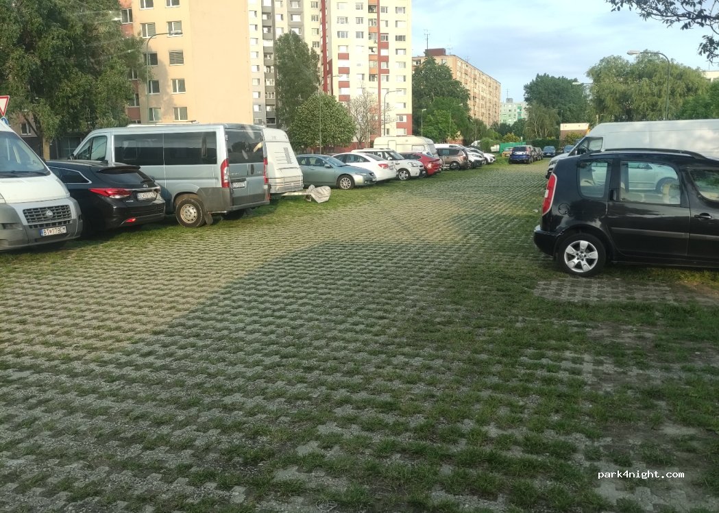 (851 04) Petržalka - 21 Panónska cesta — foto