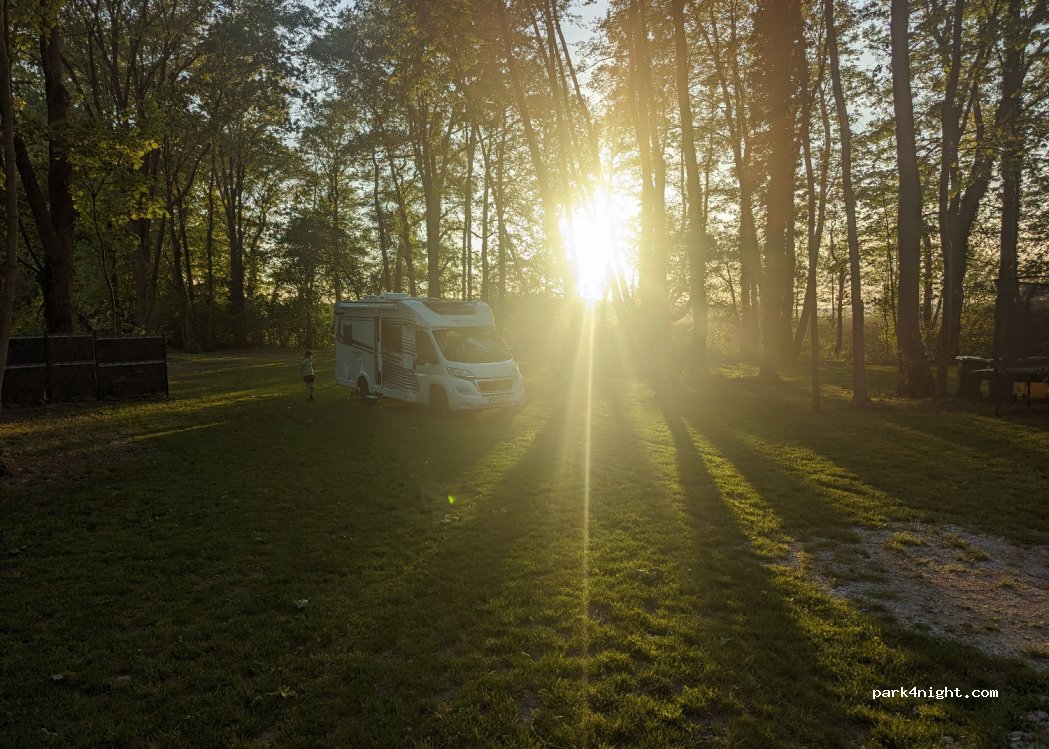 Camping Zakątek Izabela — foto