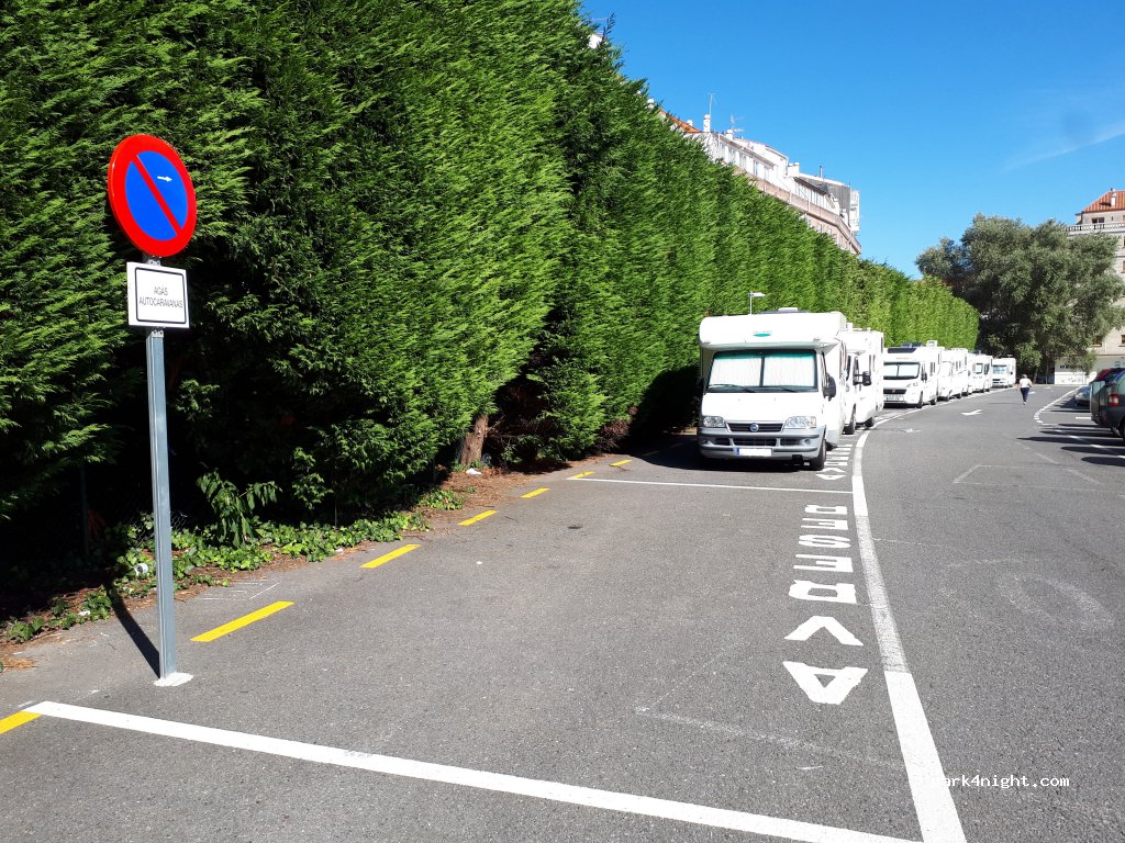 (36600) Vilagarcía de Arousa - 14 Avenida Rodrigo de Mendoza — foto