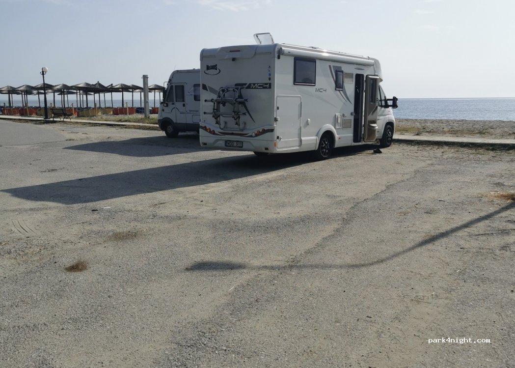 (600 63) Paralia Skotinis - — foto 3