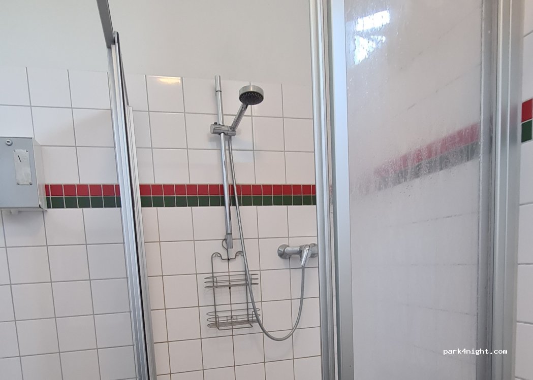 (15378) Rüdersdorf bei Berlin - 1a Buchenstraße — foto