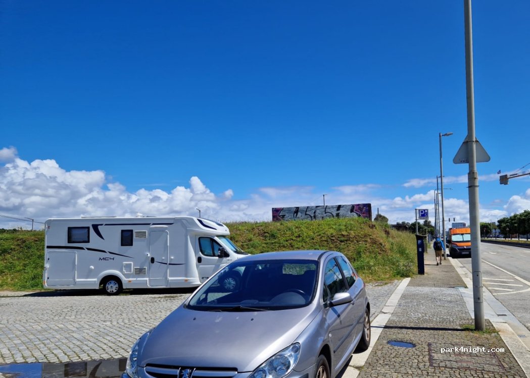 (4100-125) Porto - 5300 Avenida da Boavista — foto 2