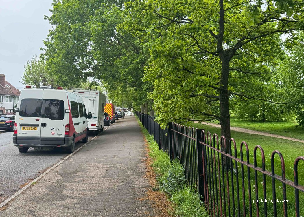 (KT6 5LD) Long Ditton - 45 Ewell Road — foto