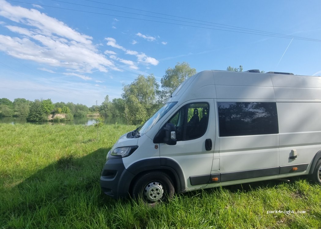 (747 22) Dolní Benešov - — foto