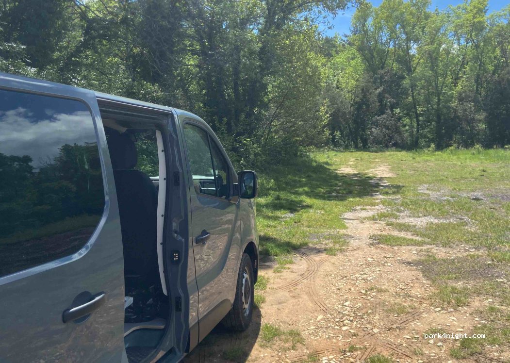 (07150) Lagorce - Unnamed Road — foto