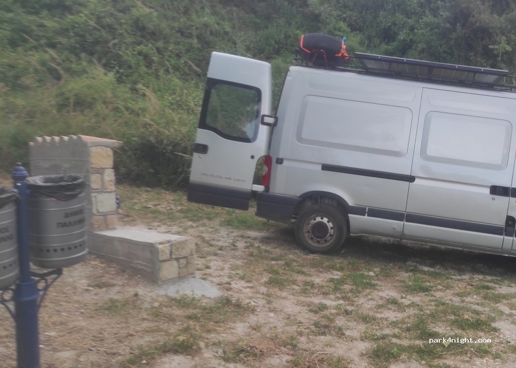 (630 85) Pallini - Unnamed Road — foto
