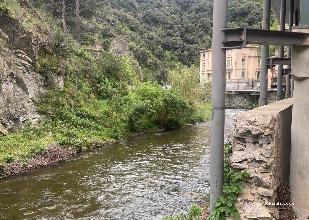 (11600) Lastours - 2 Montée de Salimonde — foto 2