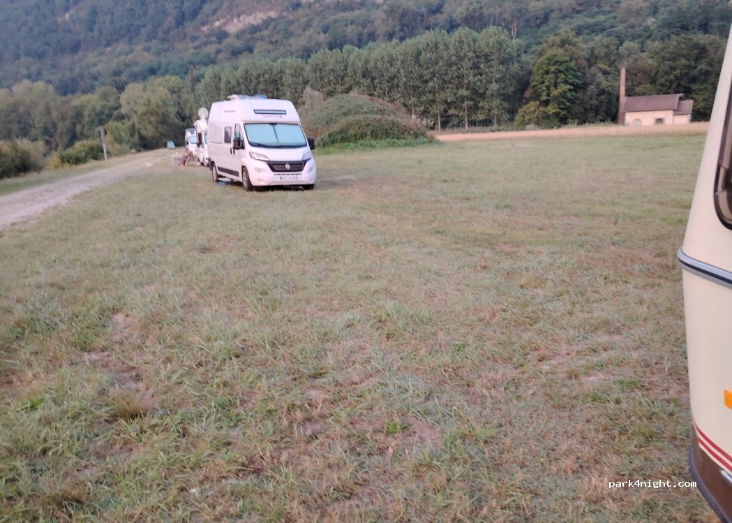 (01300) Peyrieu - — foto 3