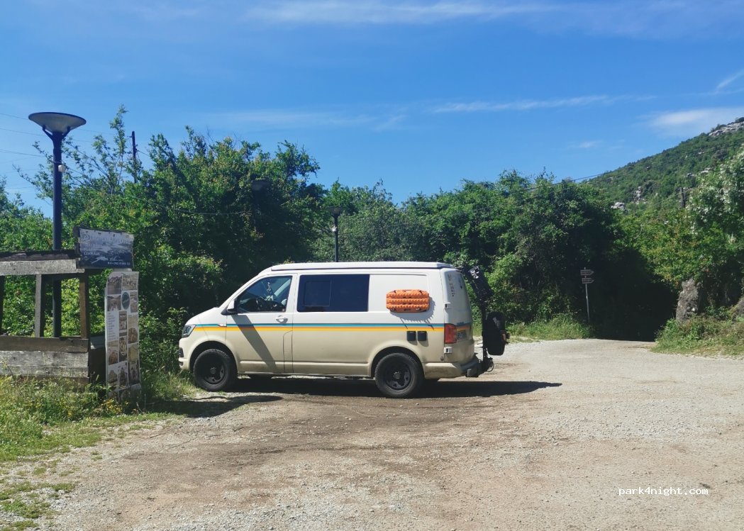(81250) Cetinje - Unnamed Road — foto