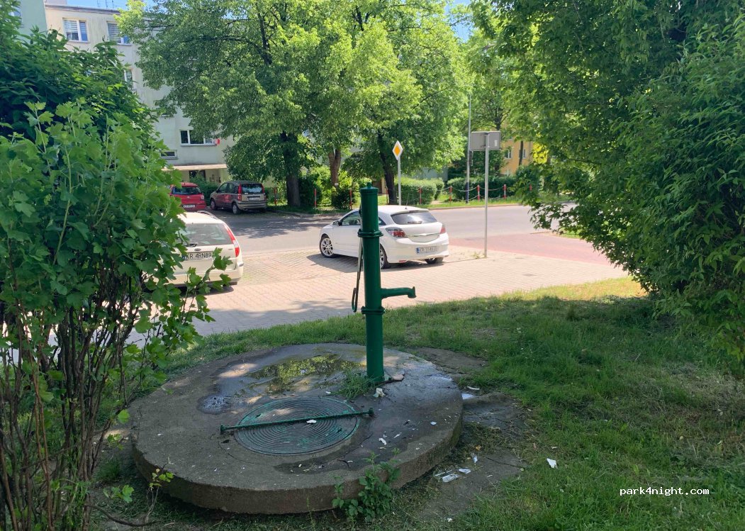 (31-711) Kraków - 23a Poległych w Krzesławicach — foto 2