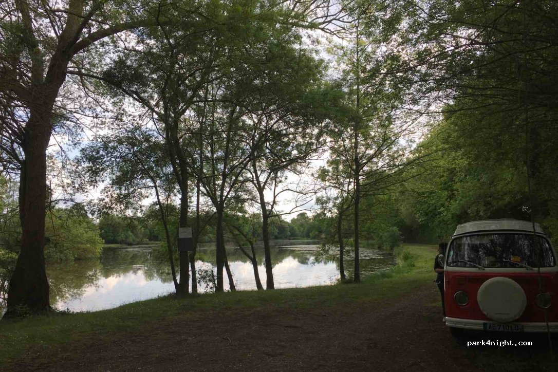(49410) Le Mesnil-en-Vallée - Unnamed Road — foto 2