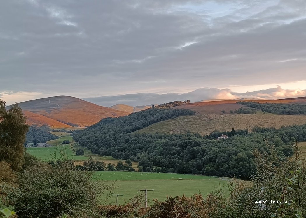 (AB37 9EX) Ballindalloch - Unnamed Road — foto 4