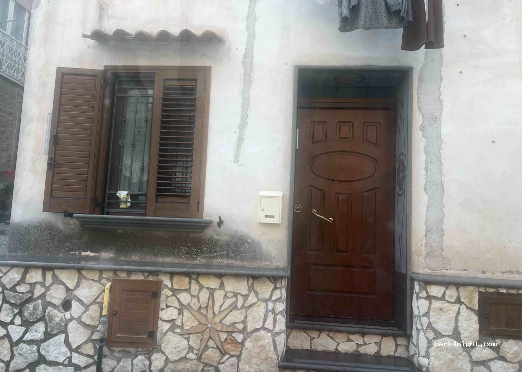 (84083) Lanzara - 193 Via Leone — foto