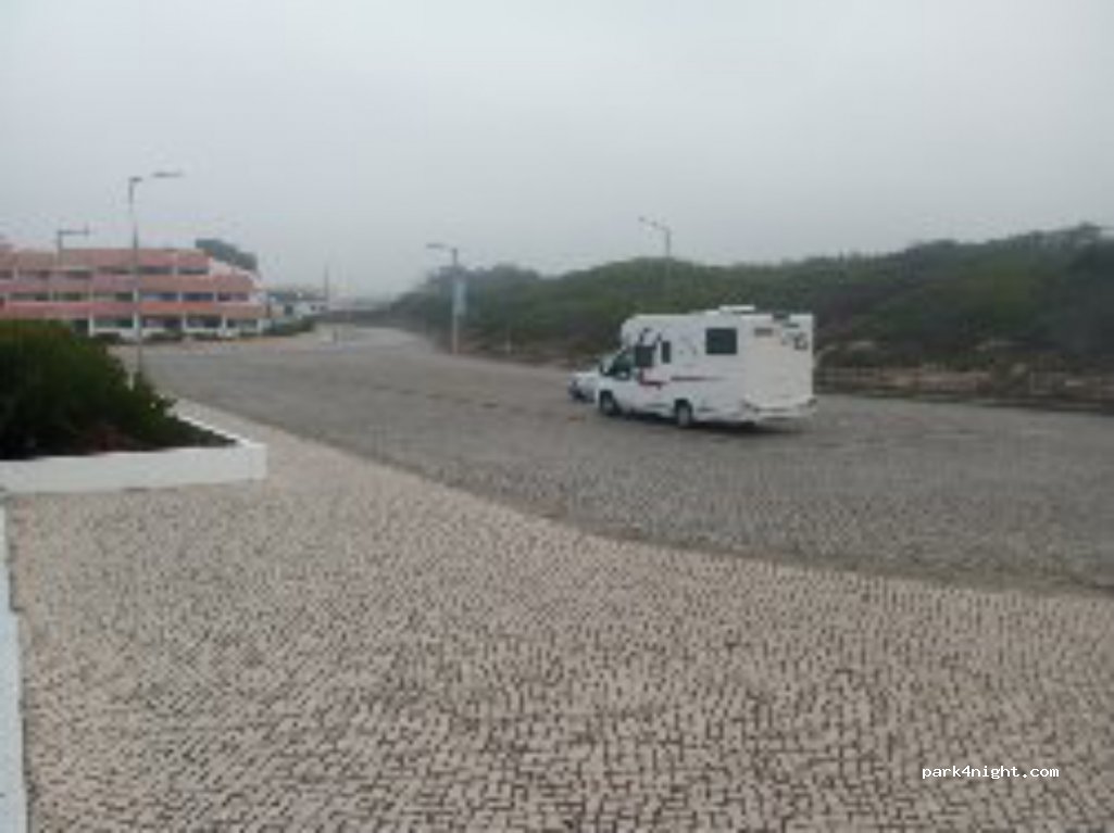 (2430-492) Marinha Grande - 8 Avenida José Nobre Marques — foto