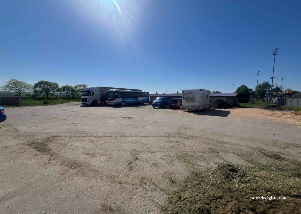 (691 06) Velké Pavlovice - 90 Hodonínská — foto