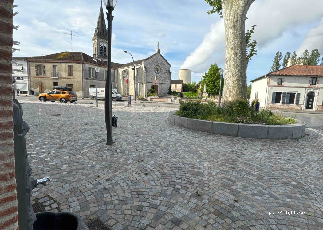 (82400) Golfech - 14 Place de la Liberté — foto