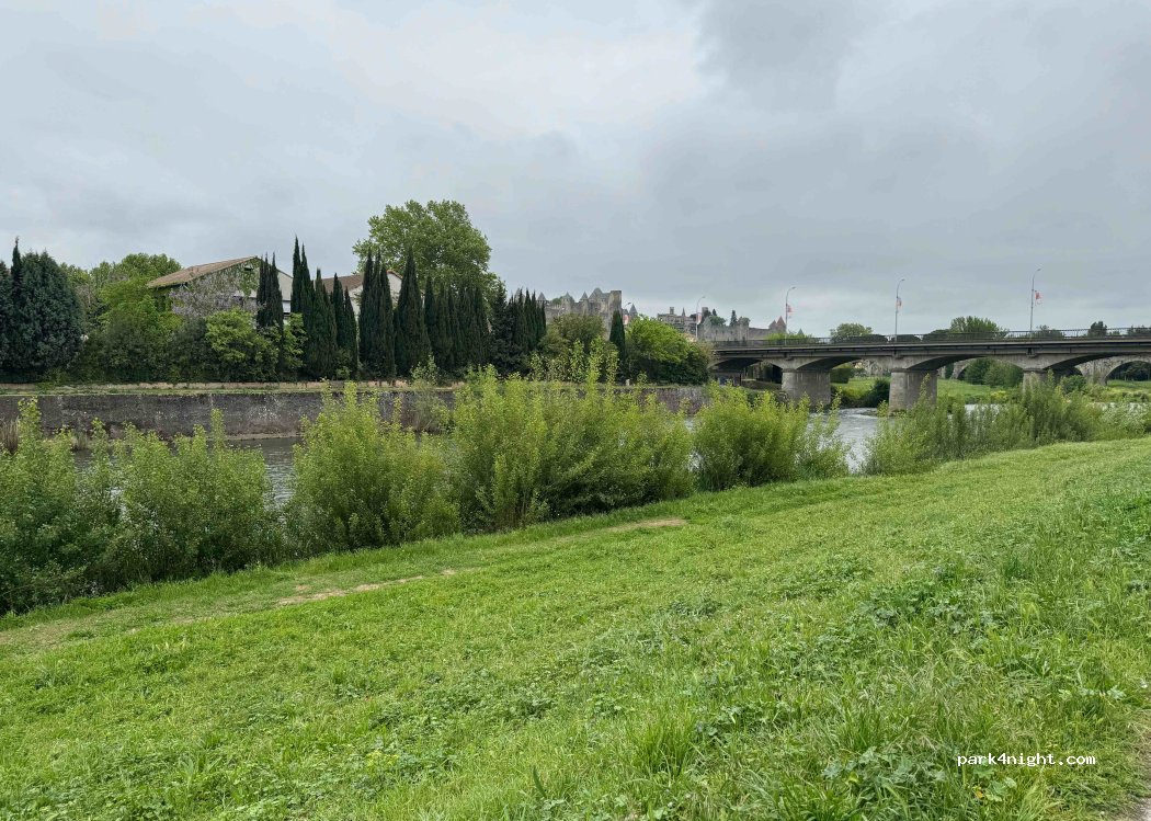 (11000) Carcassonne - 2 Allée de Bezons — foto