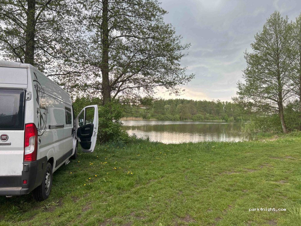 (77-310) Uniechów - Unnamed Road — foto