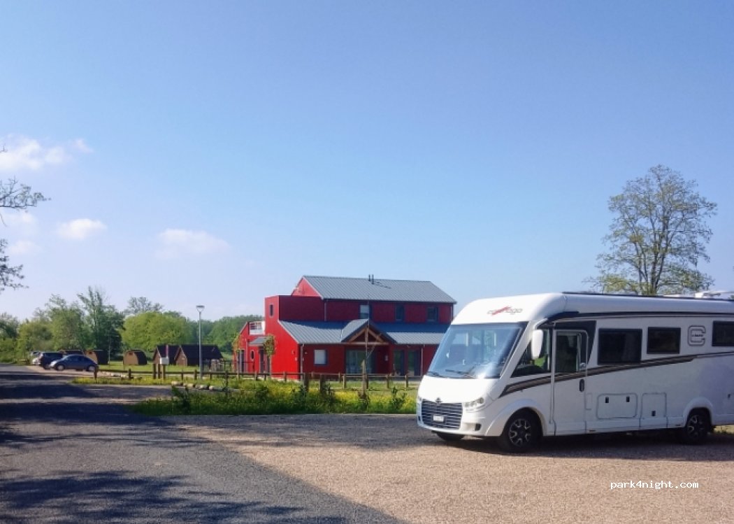 La halte du canal de Luthenay-Uxeloup — foto 5