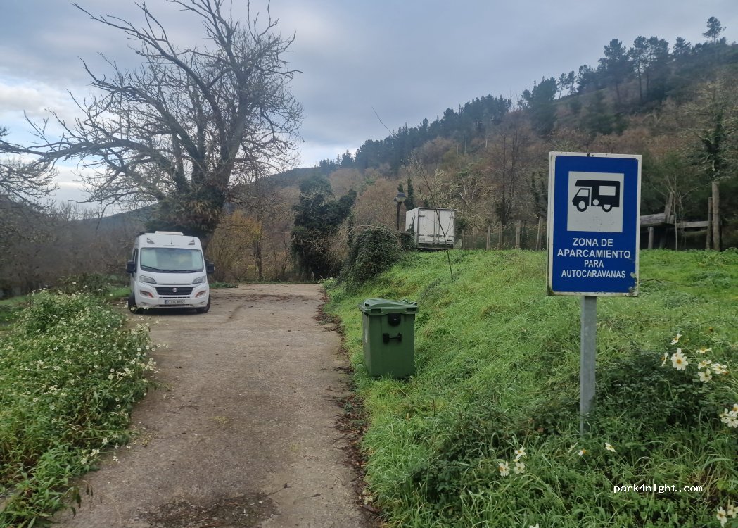 Parking Autocaravanas San Antolin de Ibias — foto 5