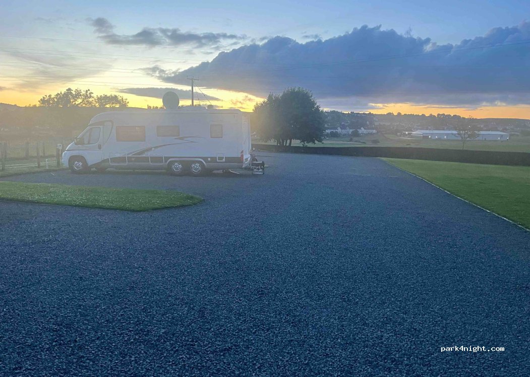 (KA19 7SB) Maybole - 2 Auchenwynd — foto