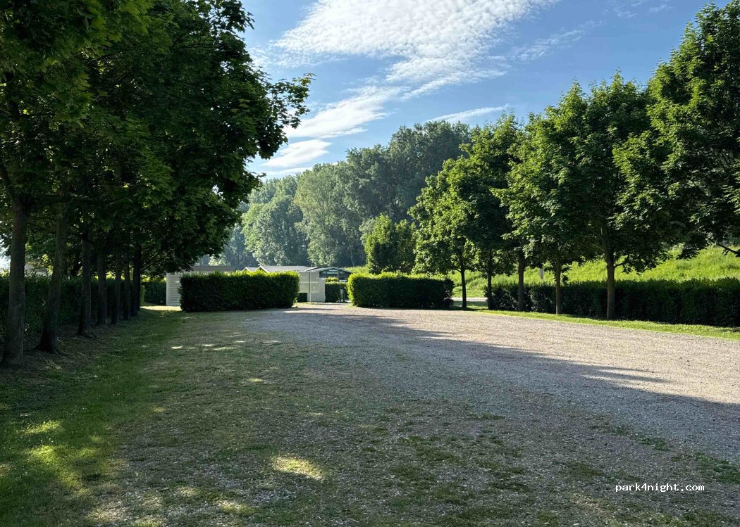 (2301) Gänserndorf - 11 Fährstraße — foto