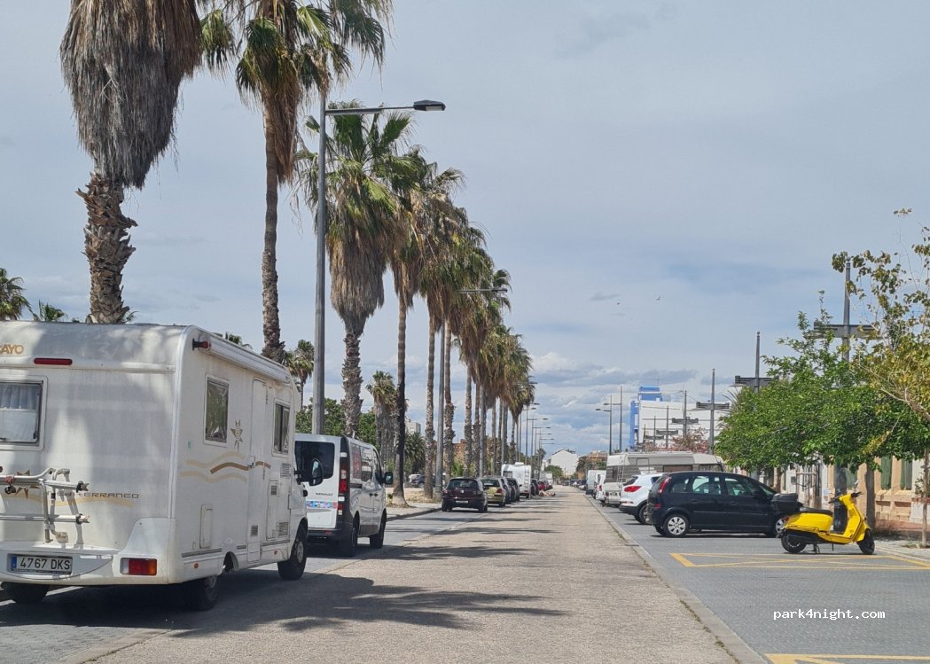(46011) València - 30 Carrer de les Drassanes — foto