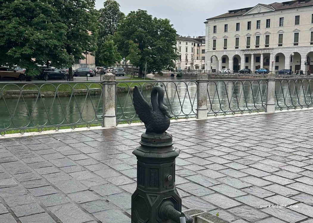 (31100) Treviso - 11 Piazza Giuseppe Garibaldi — foto
