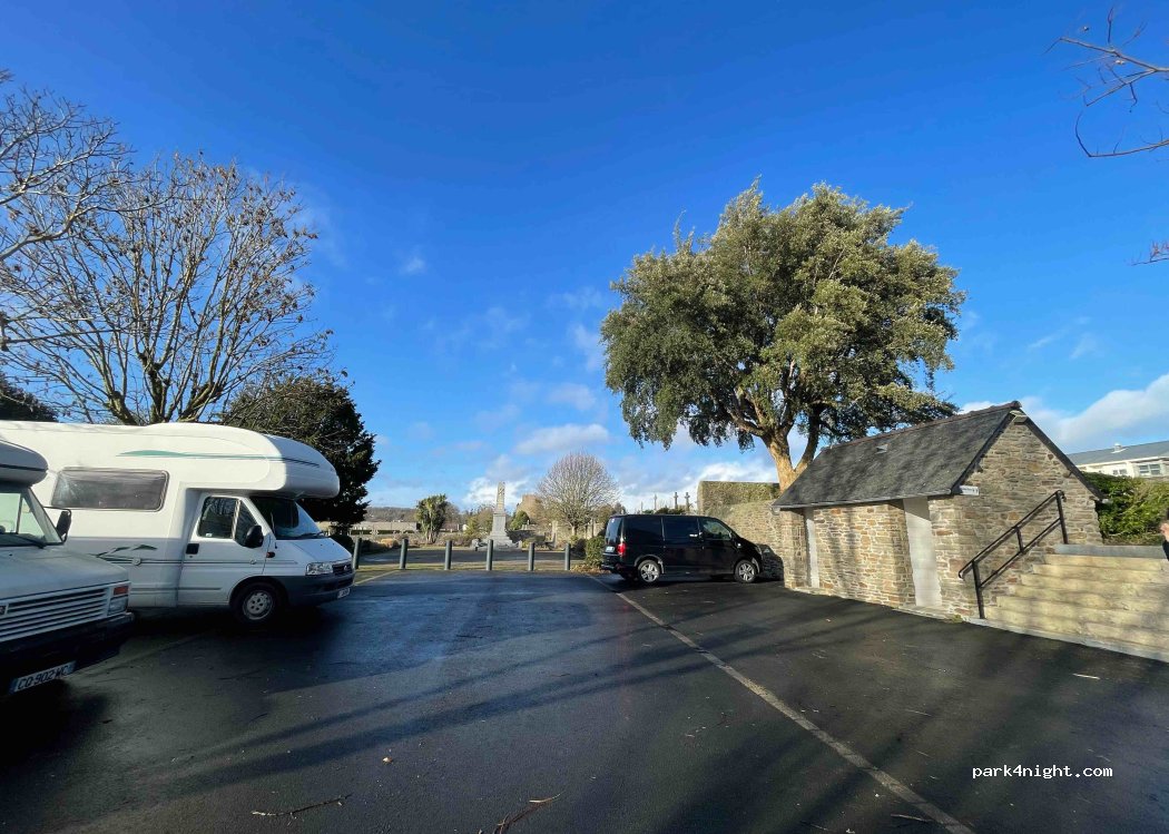 (22490) Plouër-sur-Rance - rue de la Poste. — foto