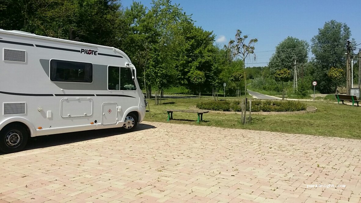 (8135) Dég - 1 Enyingi utca — foto