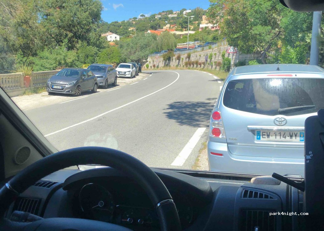 (83980) Le Lavandou - 192 Avenue de la 1ère Div Fr libre — foto