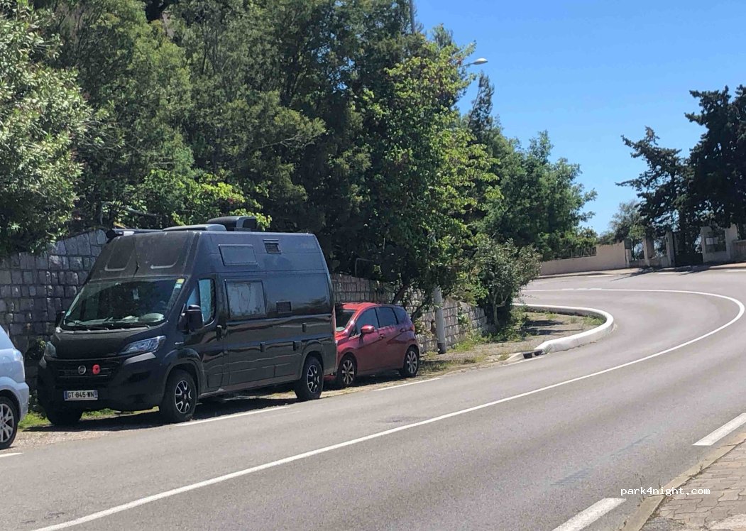(83980) Le Lavandou - 192 Avenue de la 1ère Div Fr libre — foto 2