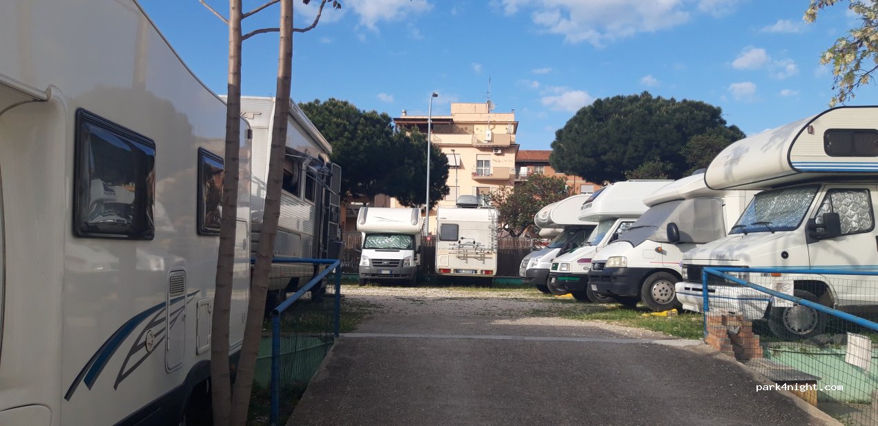 ROMAE PARKING AREA — foto
