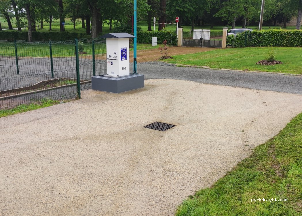 (72300) Précigné - 1 Rue de la Piscine — foto