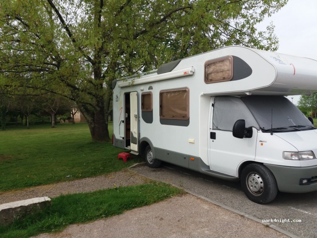 (82800) Bioule - 3 Avenue Hugues IV de Cardaillac — foto 3