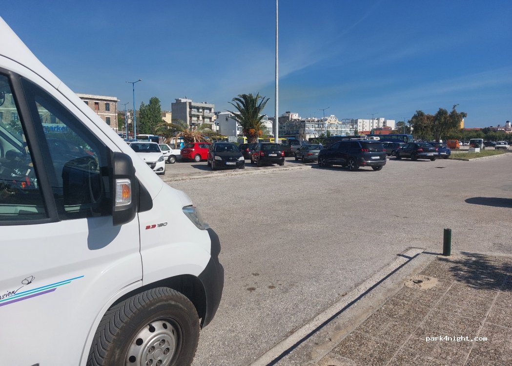 (811 00) Mitilini - 12 Vyrona Karapanagioti — foto