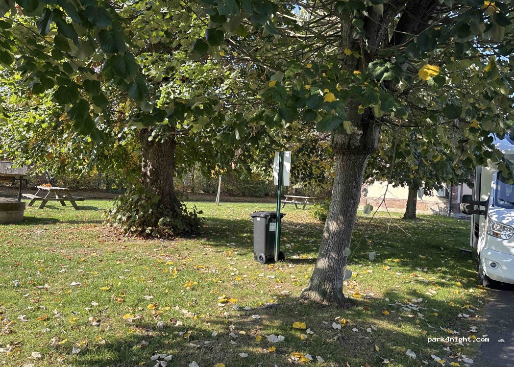 (14270) Mézidon Vallée d'Auge - 1 Avenue Georges Géhanne — foto 2