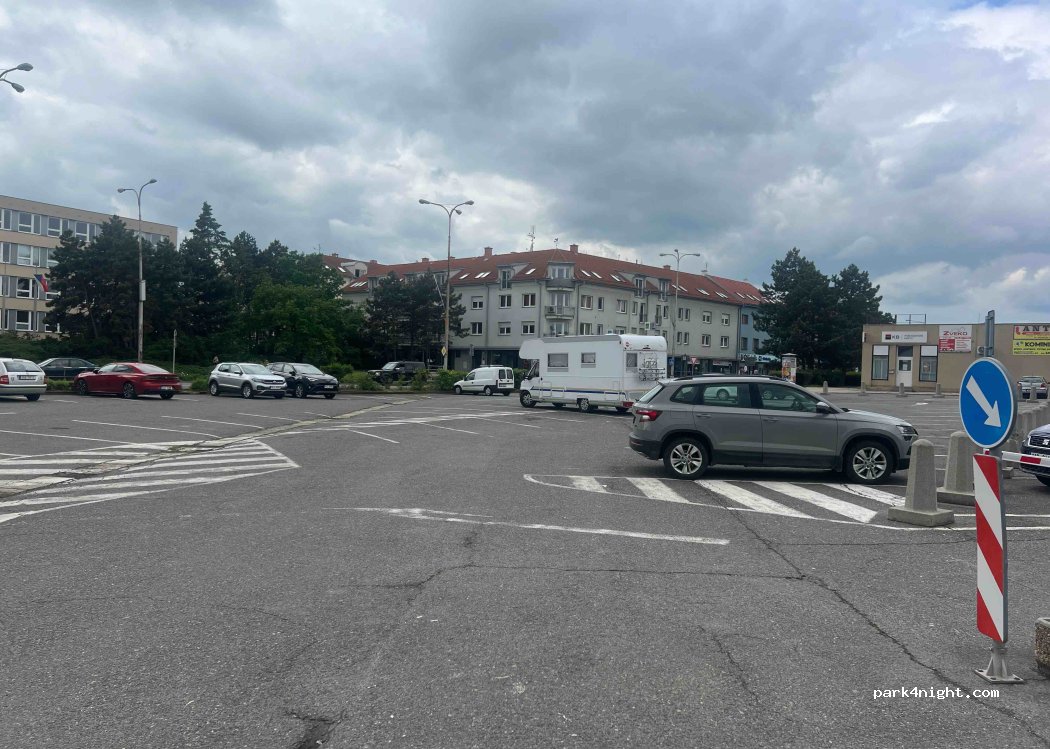 (669 02) Znojmo - — foto
